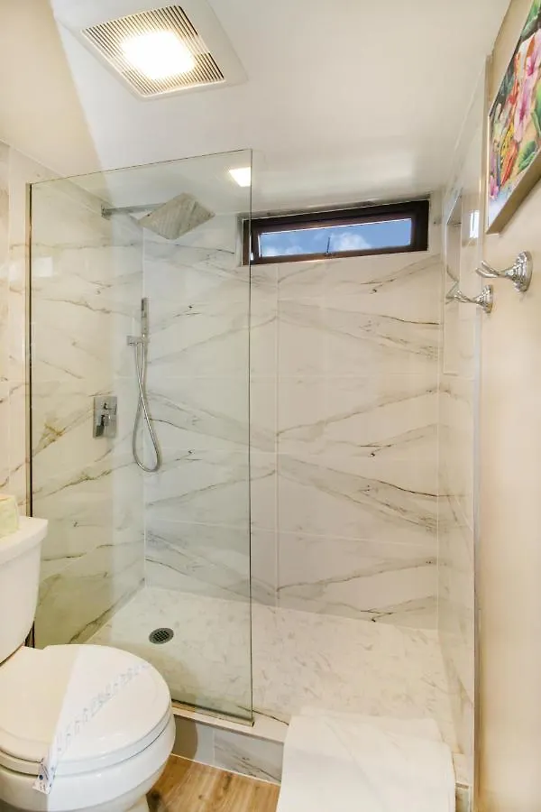 Rare Deluxe Ocean View Gem With Free Parking Apartment Honolulu