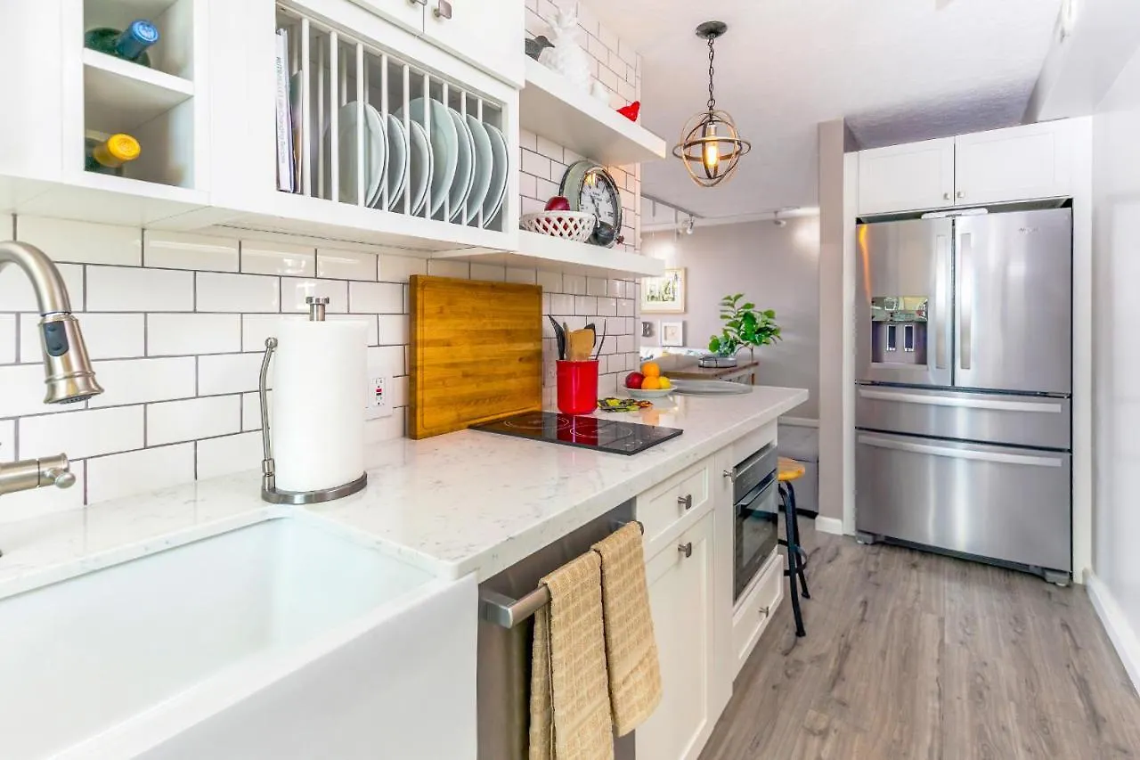 Rare Deluxe Ocean View Gem With Free Parking Apartment Honolulu